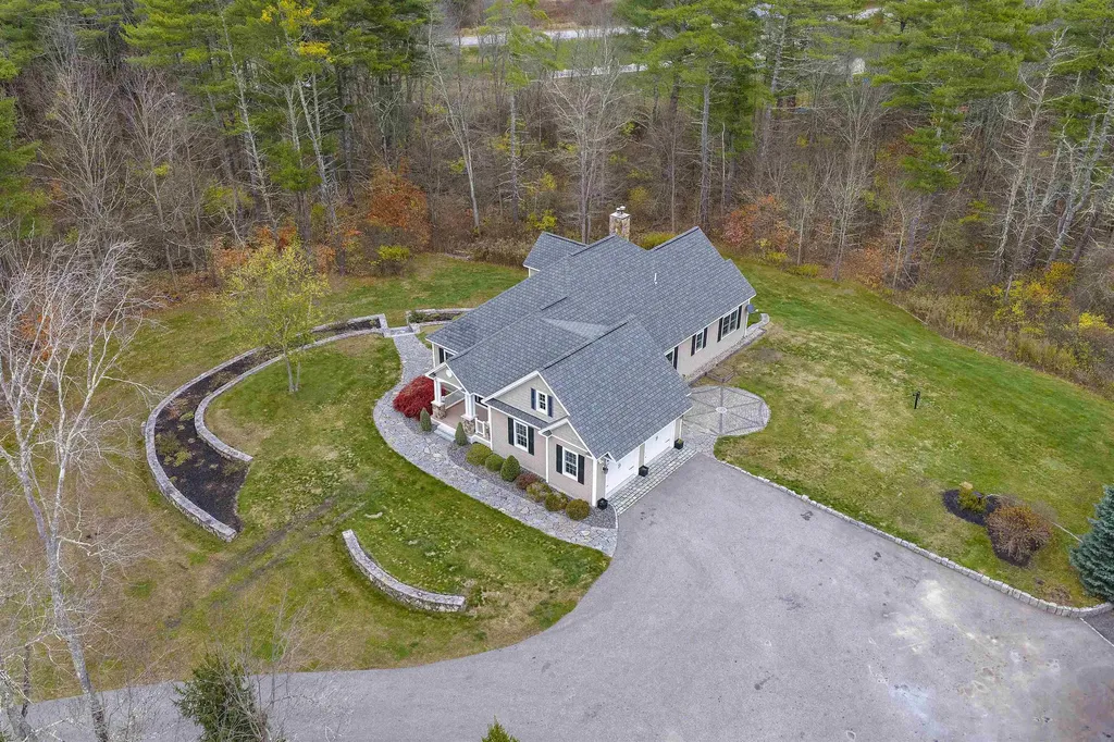 65 Lake Road Brentwood NH 03833