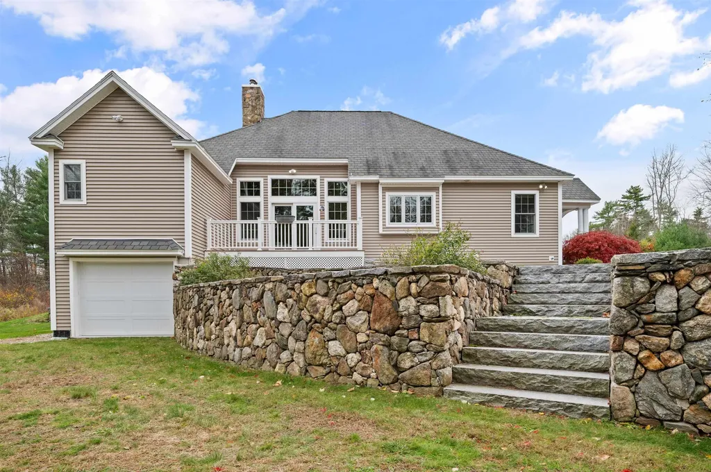 65 Lake Road Brentwood NH 03833