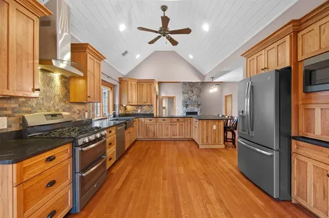 65 Lake Road Brentwood NH 03833