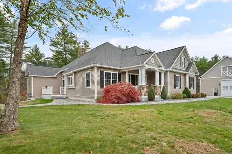 65 Lake Road Brentwood NH 03833