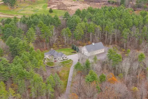 65 Lake Road Brentwood NH 03833