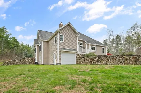 65 Lake Road Brentwood NH 03833