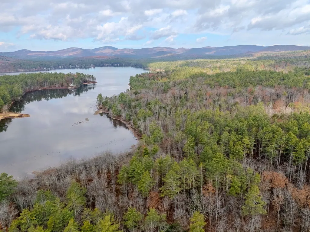 Mountain Road Gilmanton NH 03837