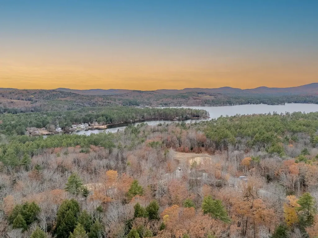 Mountain Road Gilmanton NH 03837