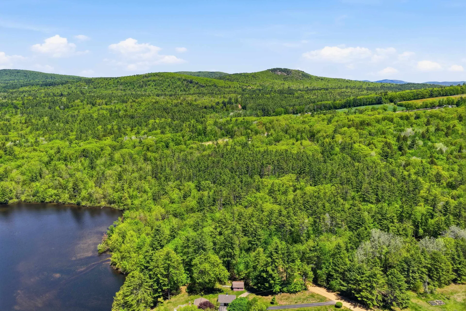 Mountain Road Gilmanton NH 03837