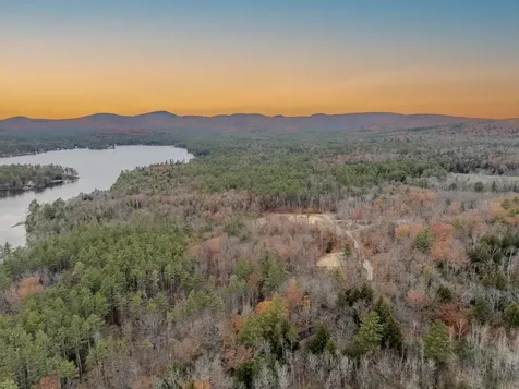 Mountain Road Gilmanton NH 03837