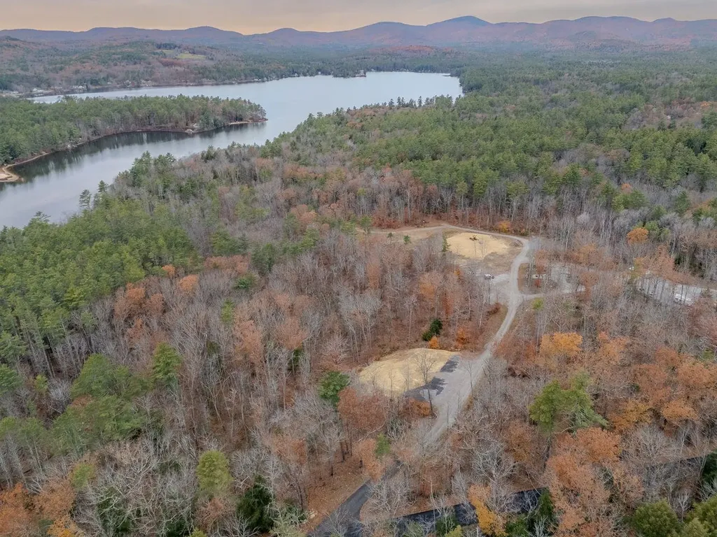 Mountain Road Gilmanton NH 03837