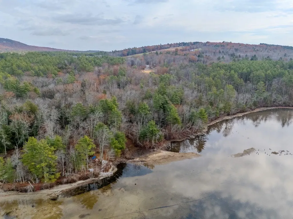 Mountain Road Gilmanton NH 03837