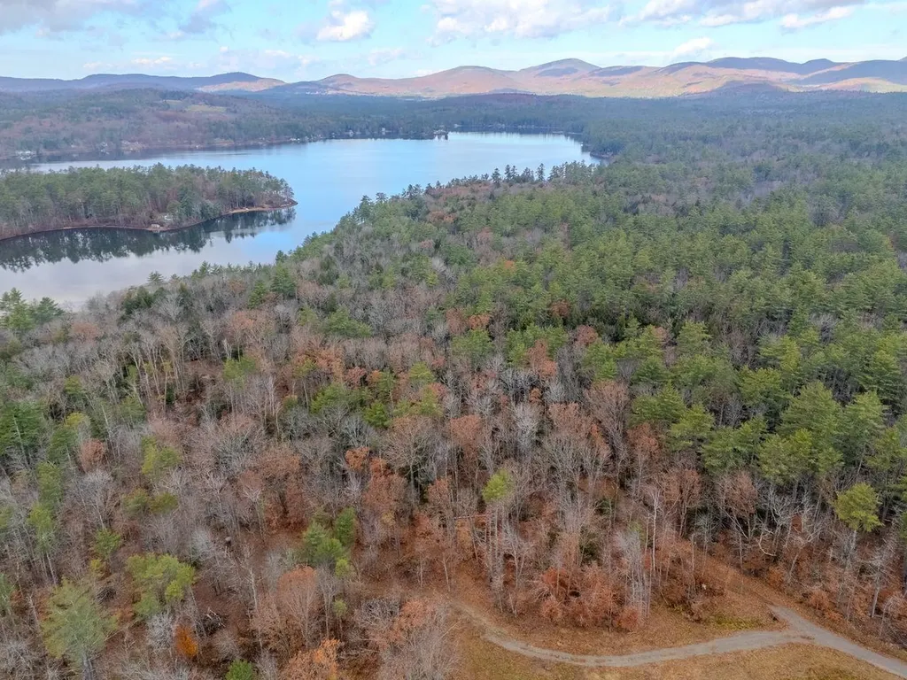 Mountain Road Gilmanton NH 03837
