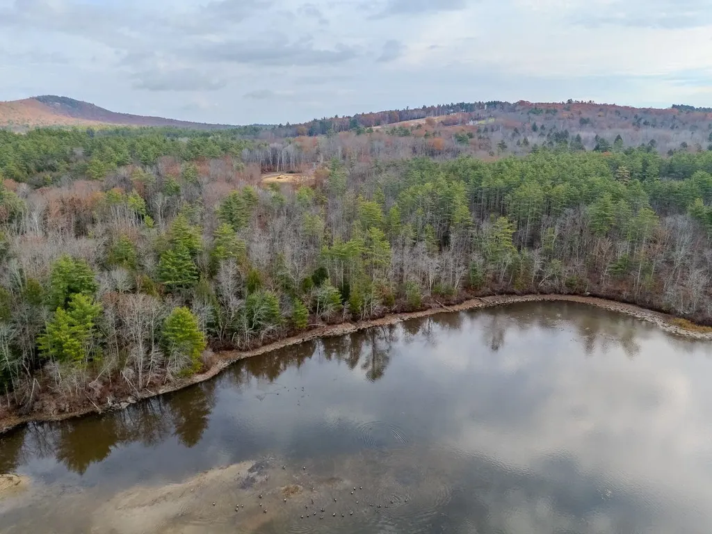 Mountain Road Gilmanton NH 03837