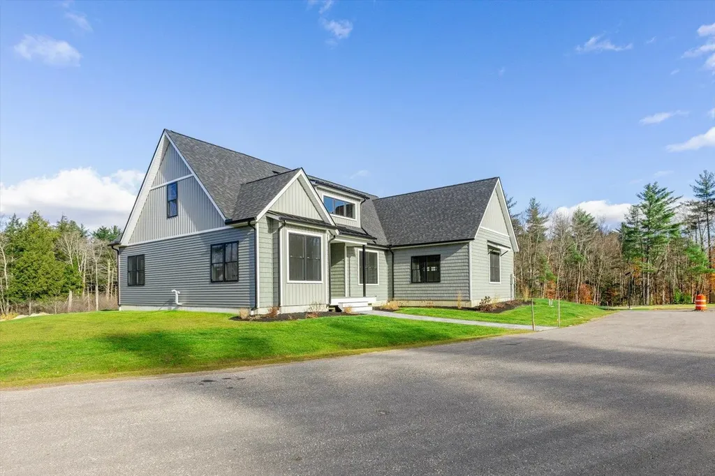 18 Roberts Drive Jaffrey NH 03452