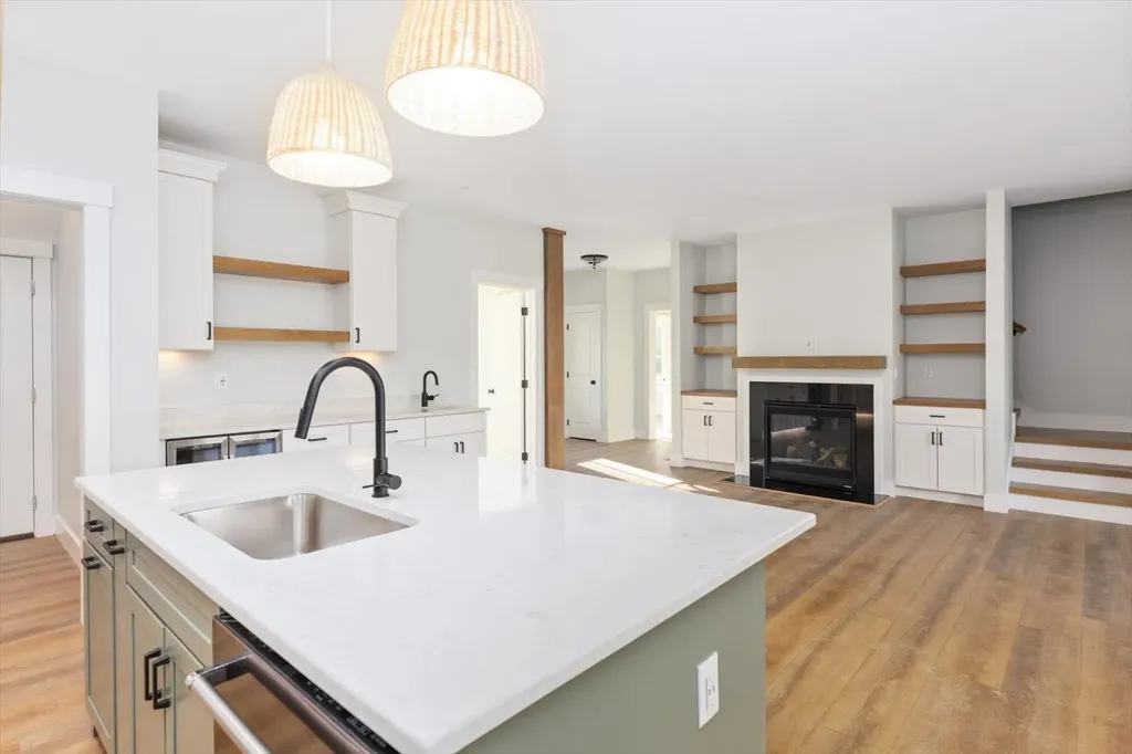 18 Roberts Drive Jaffrey NH 03452