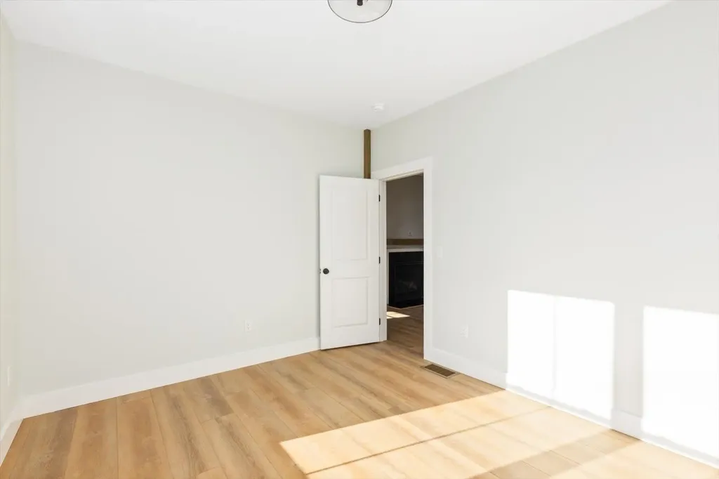 18 Roberts Drive Jaffrey NH 03452