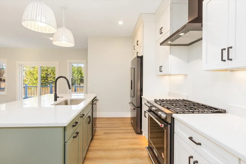 18 Roberts Drive Jaffrey NH 03452