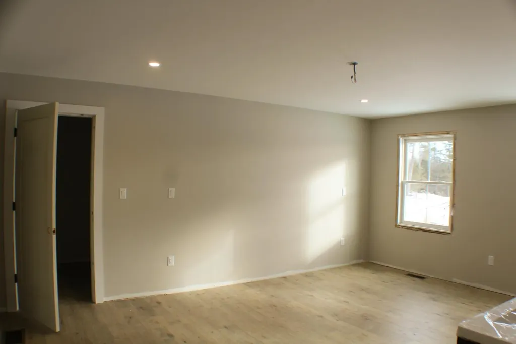 27 Tyler Avenue Epsom NH 03234