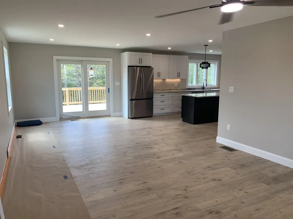 27 Tyler Avenue Epsom NH 03234