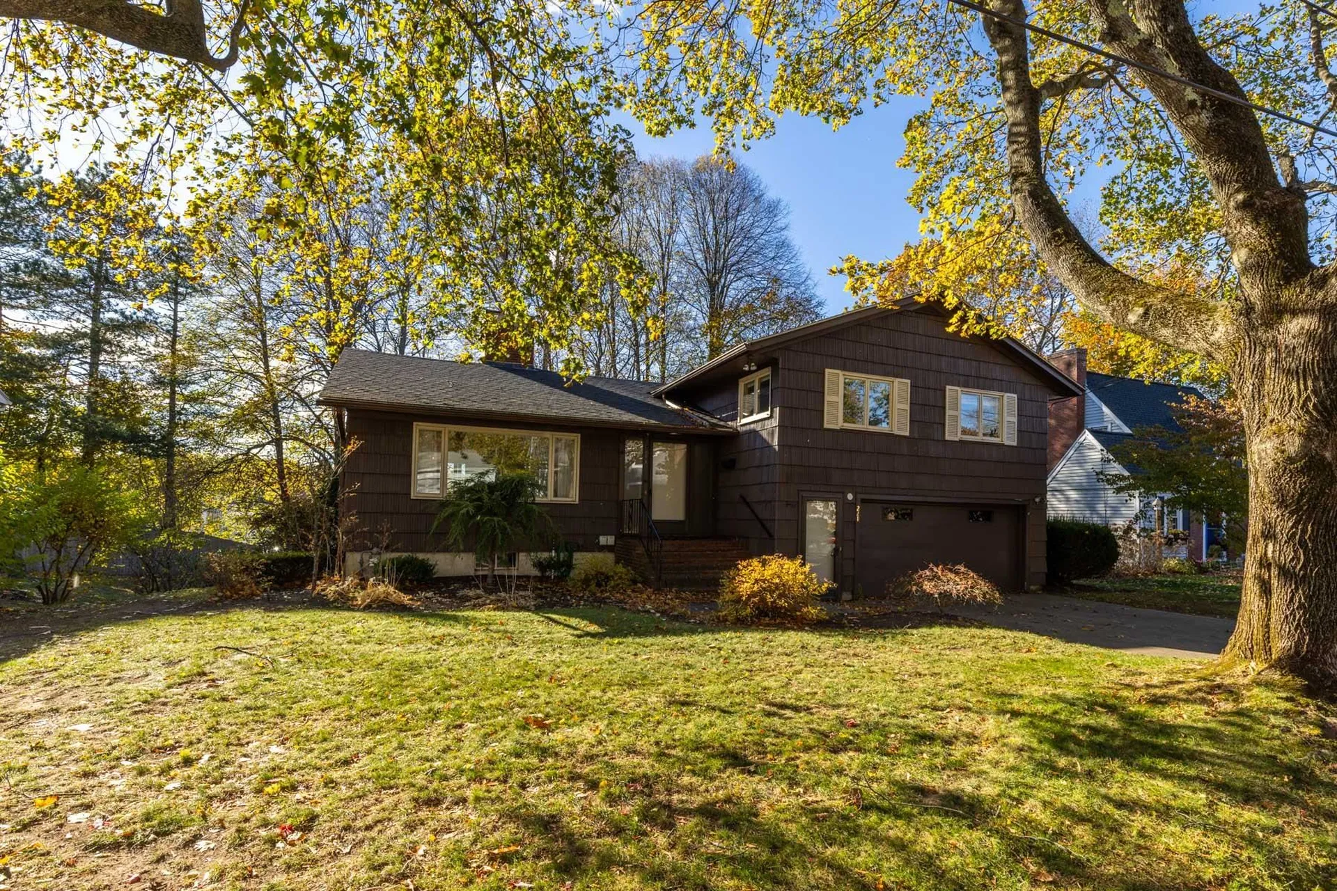 Portsmouth NH, 221 Hillside Drive