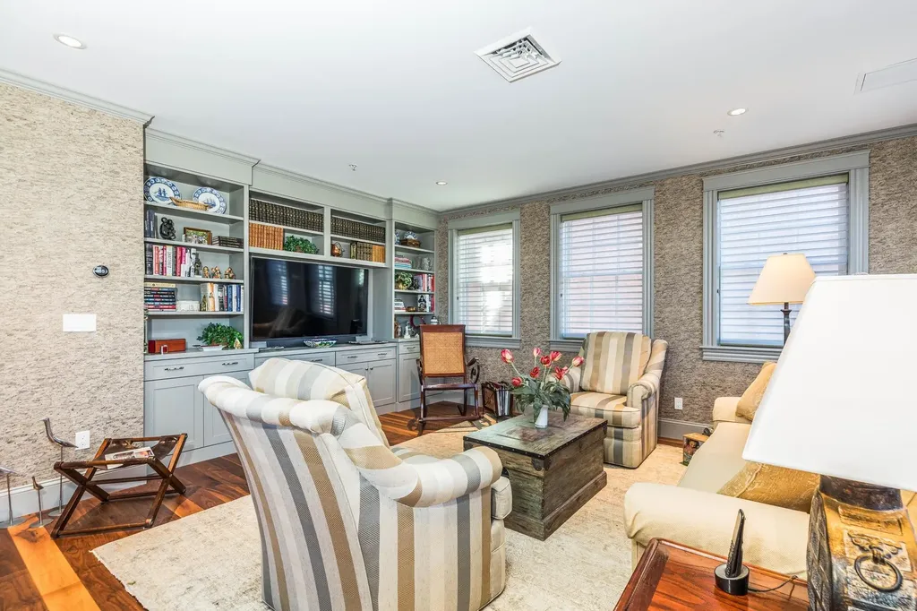 137 Daniel Street Portsmouth NH 03801