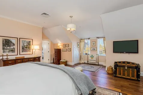 137 Daniel Street Portsmouth NH 03801