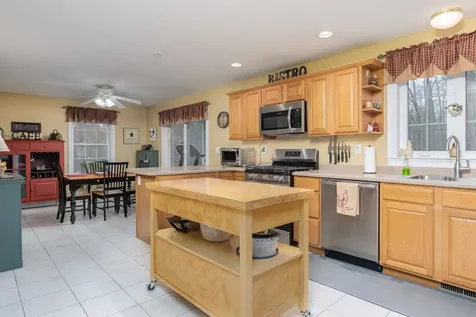 185 Crowley Road Candia NH 03034