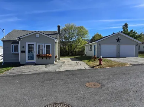 23 Union Street Gorham NH 03581