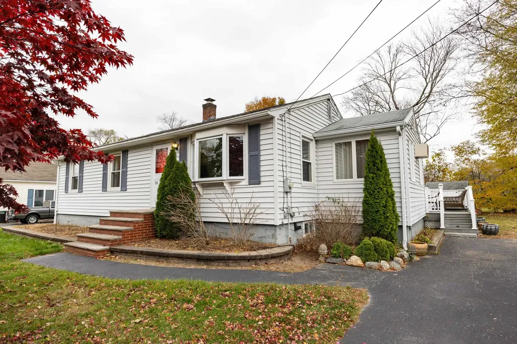 11 Maclarnon Road Salem NH 03079