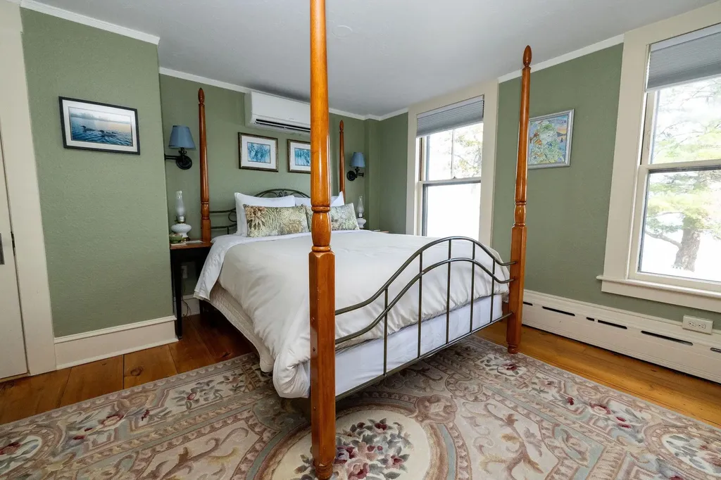 100 Lower Bay Road Sanbornton NH 03269