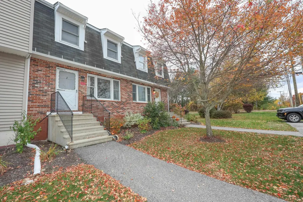 1 Oakwood Lane Goffstown NH 03045