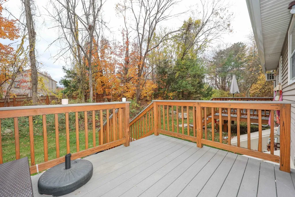 1 Oakwood Lane Goffstown NH 03045