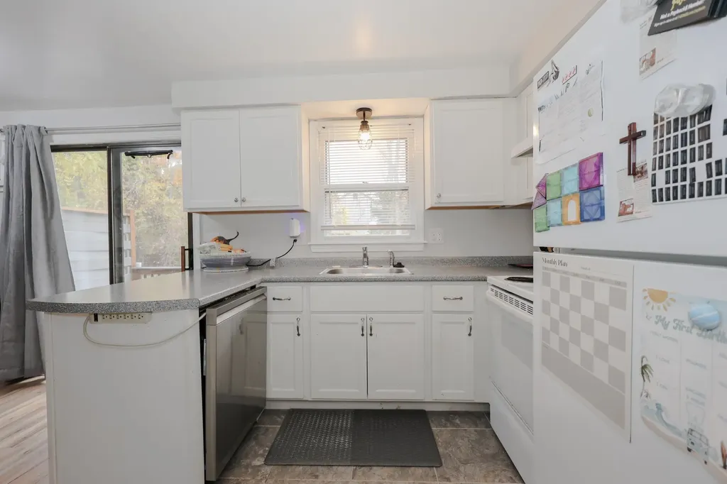 1 Oakwood Lane Goffstown NH 03045