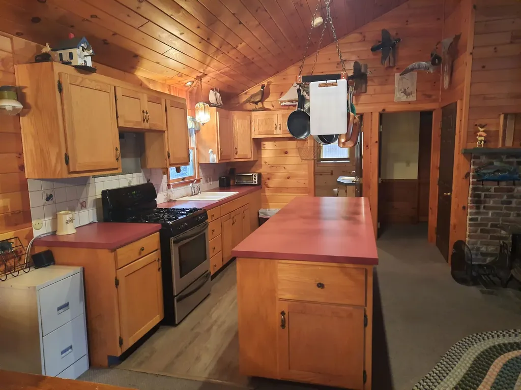 31 Beaver Brook Road Pittsburg NH 03592