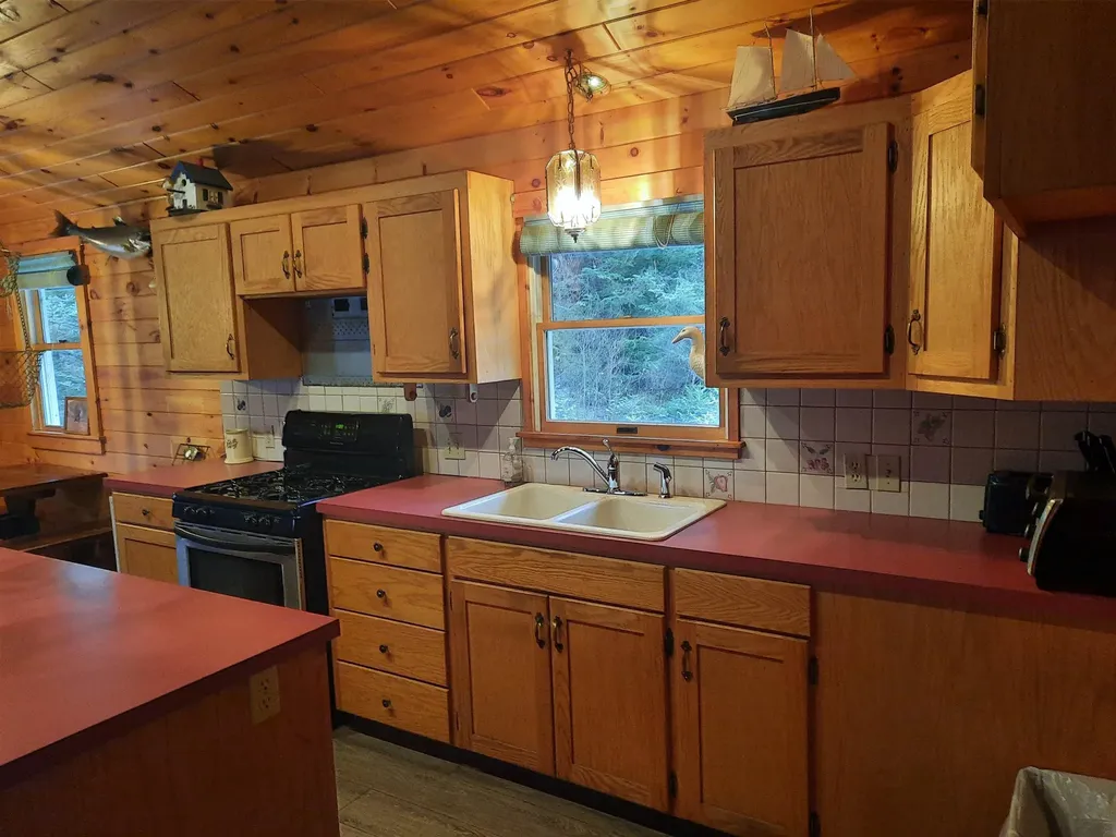 31 Beaver Brook Road Pittsburg NH 03592