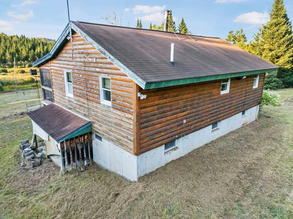 31 Beaver Brook Road Pittsburg NH 03592