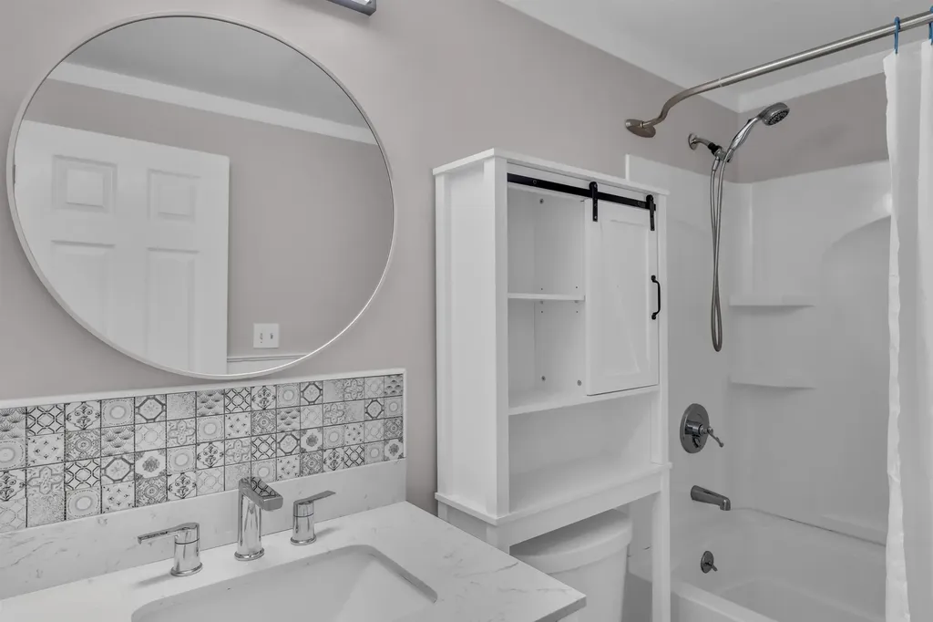 10 Kingston Court Merrimack NH 03054