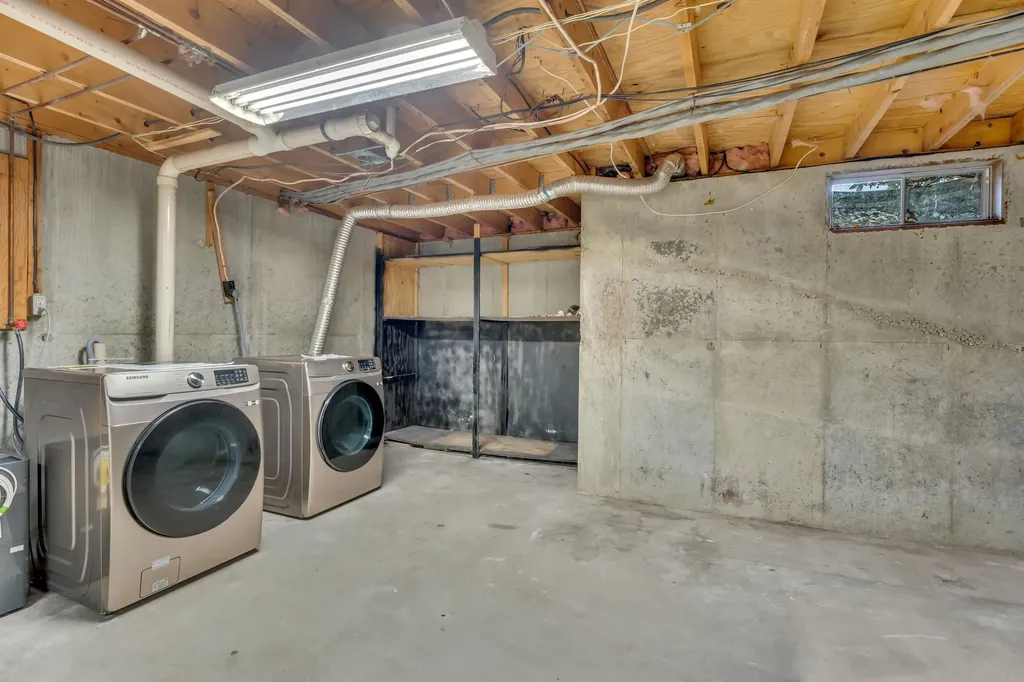 10 Kingston Court Merrimack NH 03054