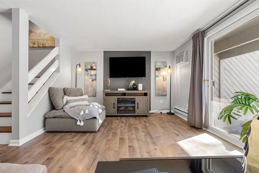 10 Kingston Court Merrimack NH 03054