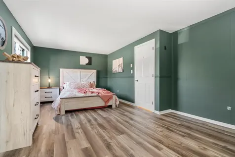 10 Kingston Court Merrimack NH 03054