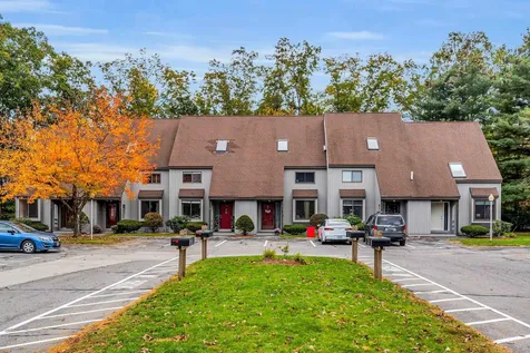 10 Kingston Court Merrimack NH 03054