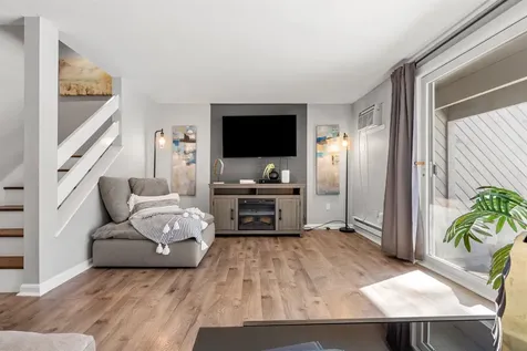 10 Kingston Court Merrimack NH 03054