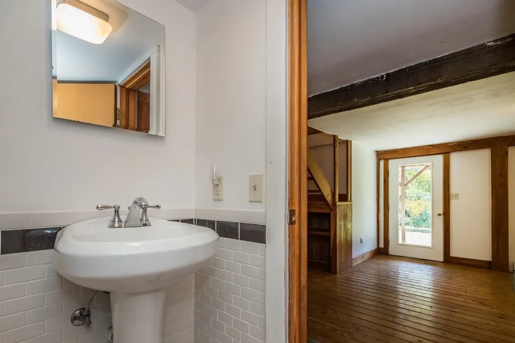 202 Scotts Road Ira VT 05777