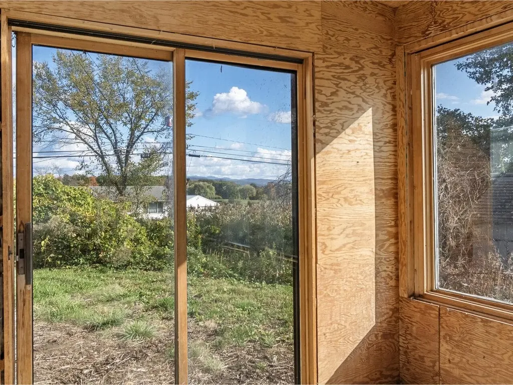 5272 Spear Street Shelburne VT 05482