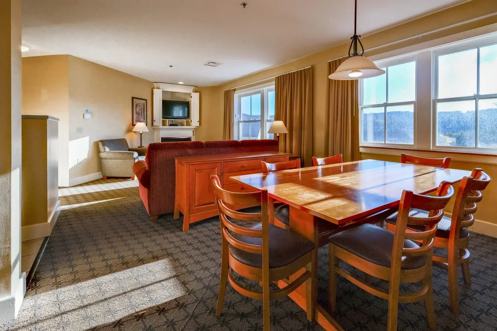 238 Q1 Jackson Gore Inn Ludlow VT 05149