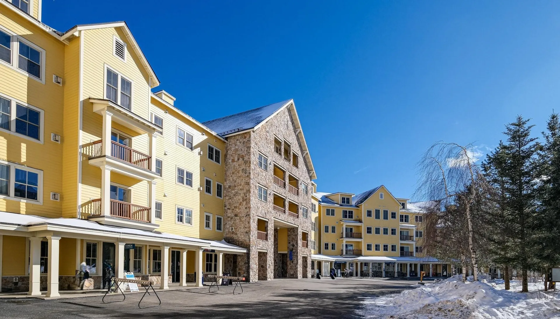 238 Q1 Jackson Gore Inn Ludlow VT 05149