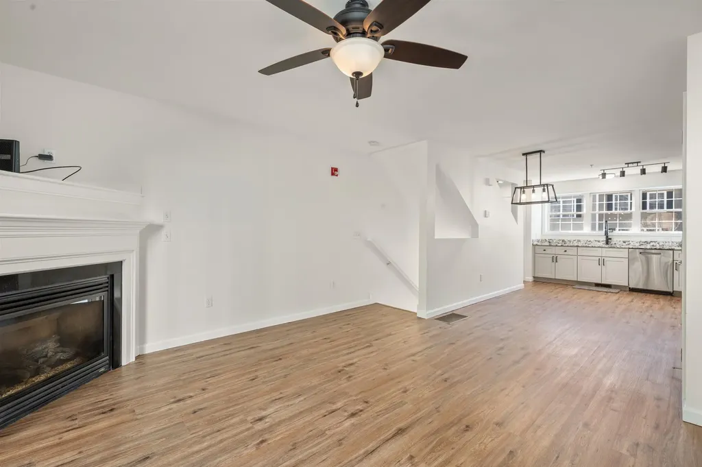 19 Dillon Way Laconia NH 03246