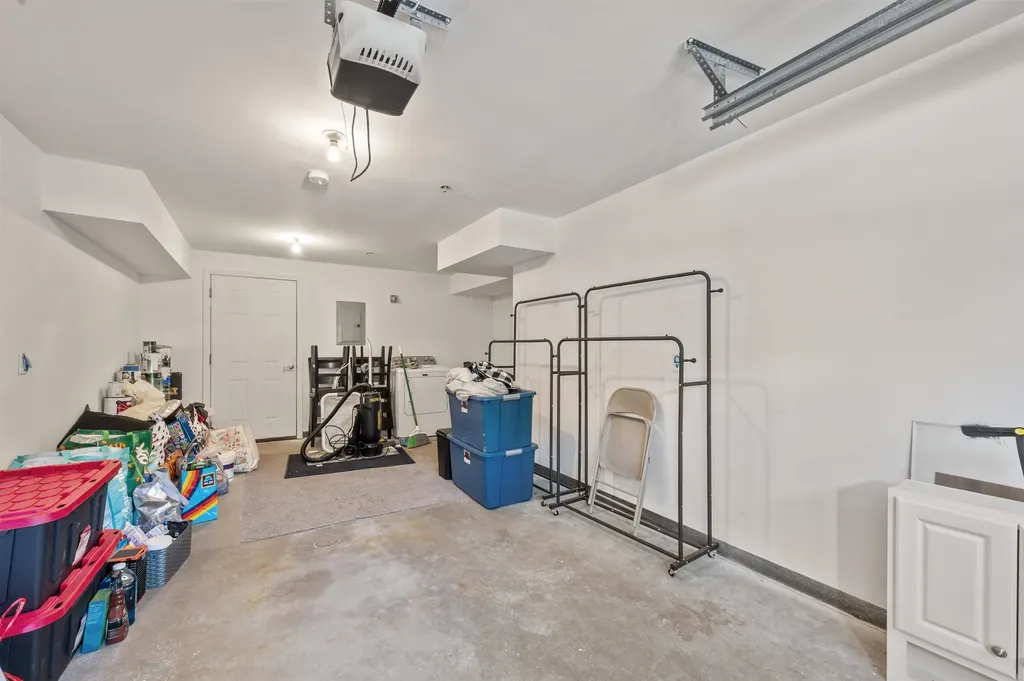 19 Dillon Way Laconia NH 03246