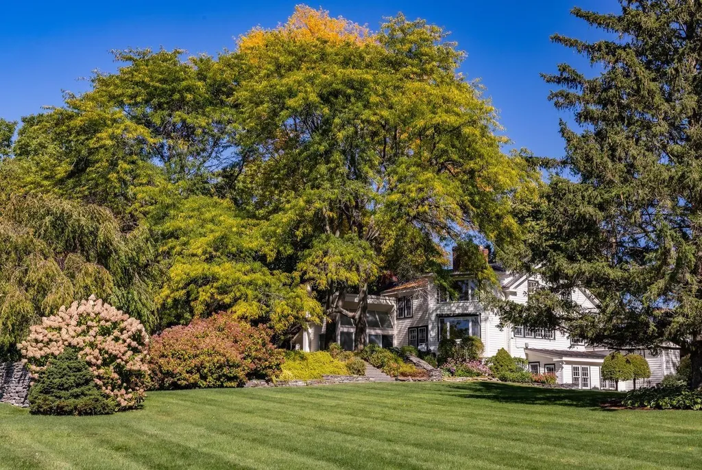 1028 Converse Bay Road Charlotte VT 05445-0000