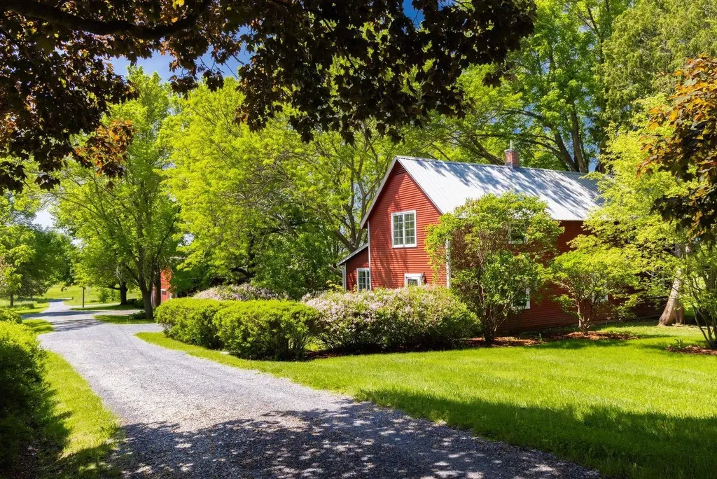 1028 Converse Bay Road Charlotte VT 05445-0000