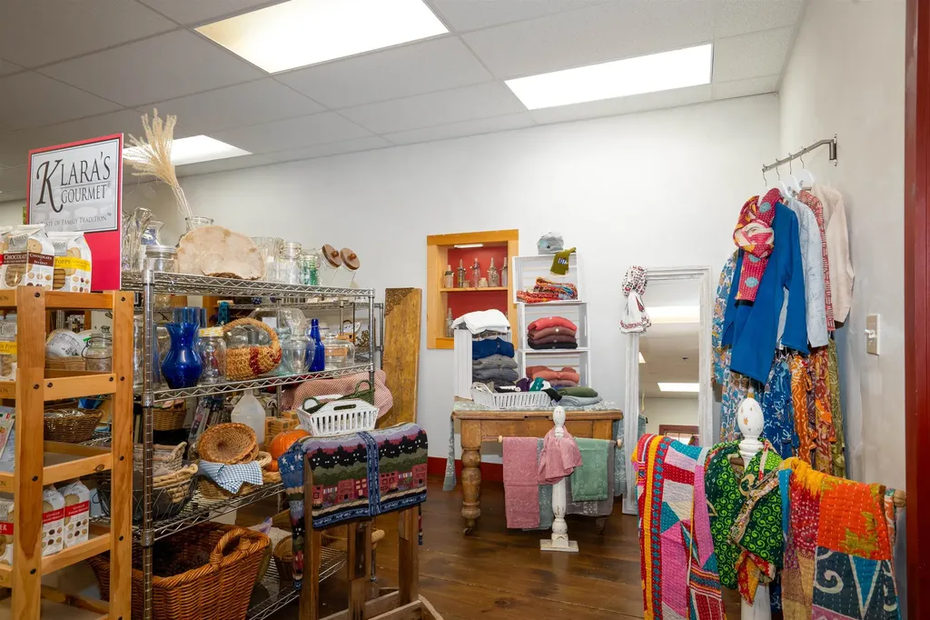 3950 Vermont Route 100 Londonderry VT 05155