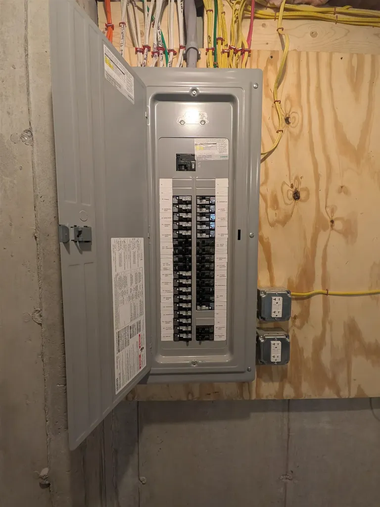 4 Sheldon Road Derry NH 03038