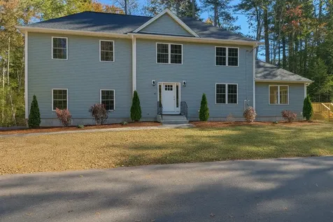 4 Sheldon Road Derry NH 03038